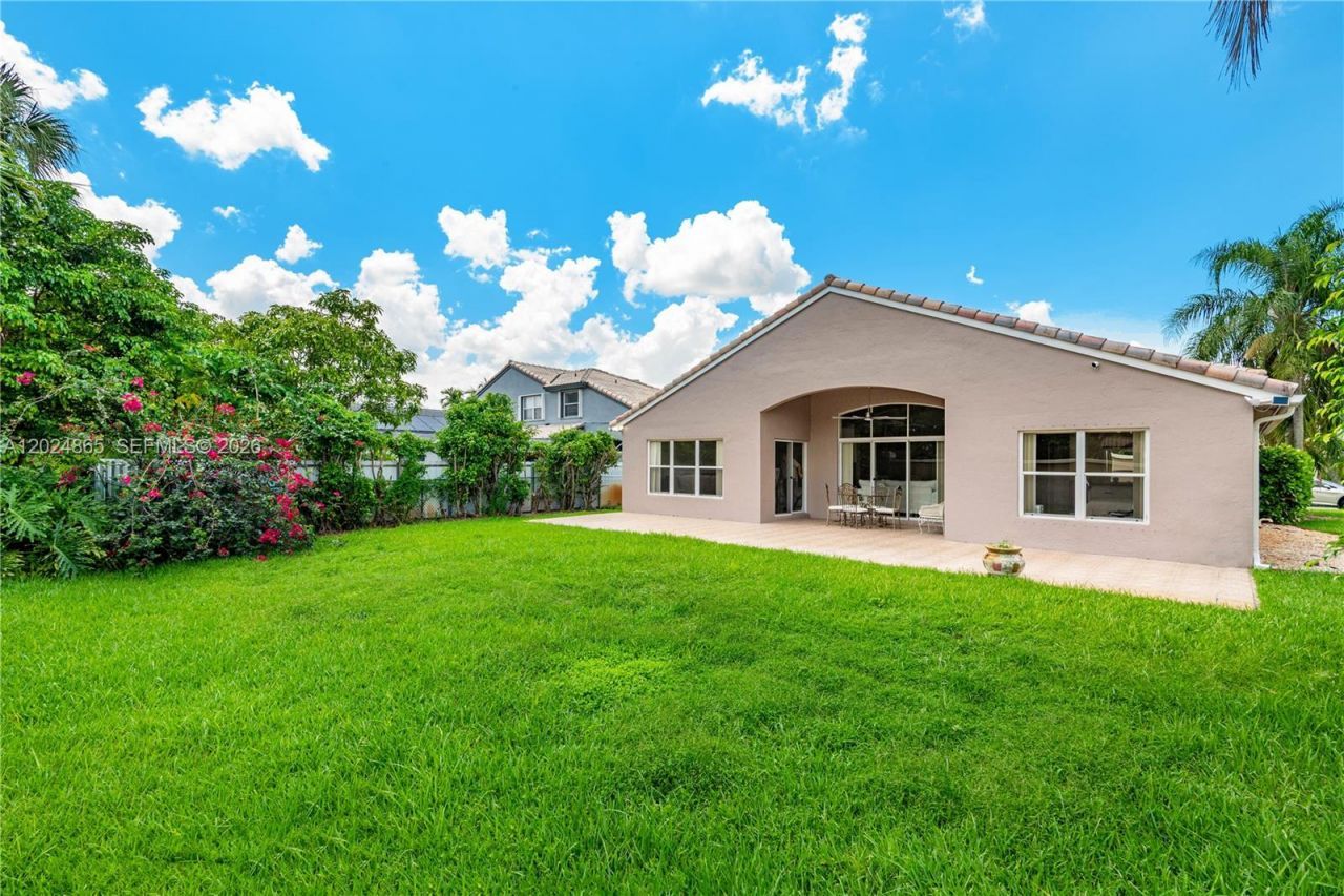 16269 SW 6th St , Pembroke Pines, FL 33027 Photo
