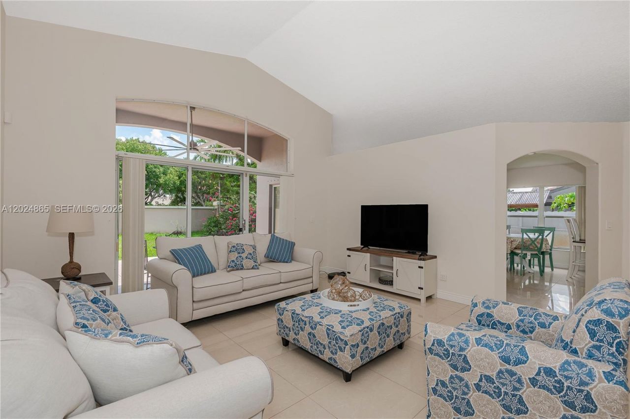 16269 SW 6th St , Pembroke Pines, FL 33027 Photo