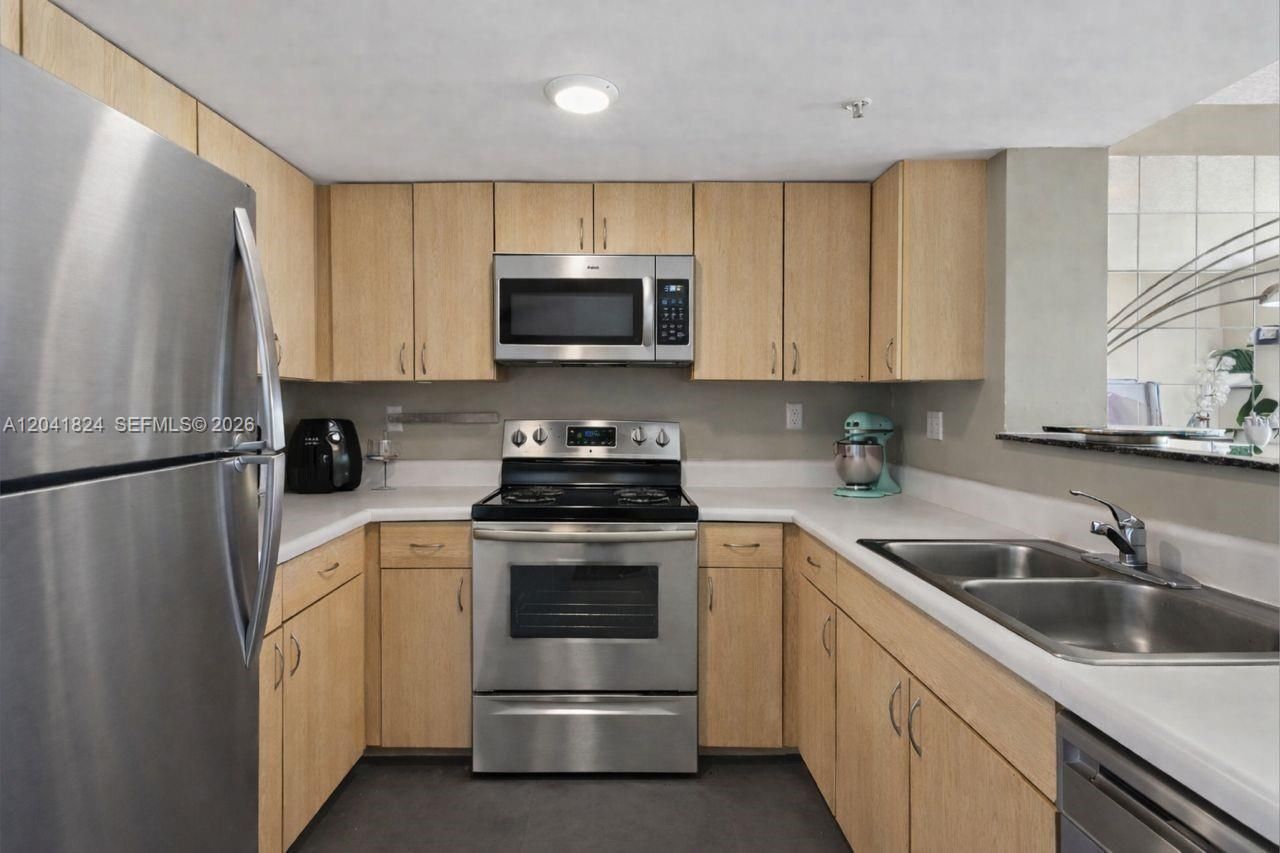 3000 Coral Way , Unit 416, Miami, FL 33145 Photo