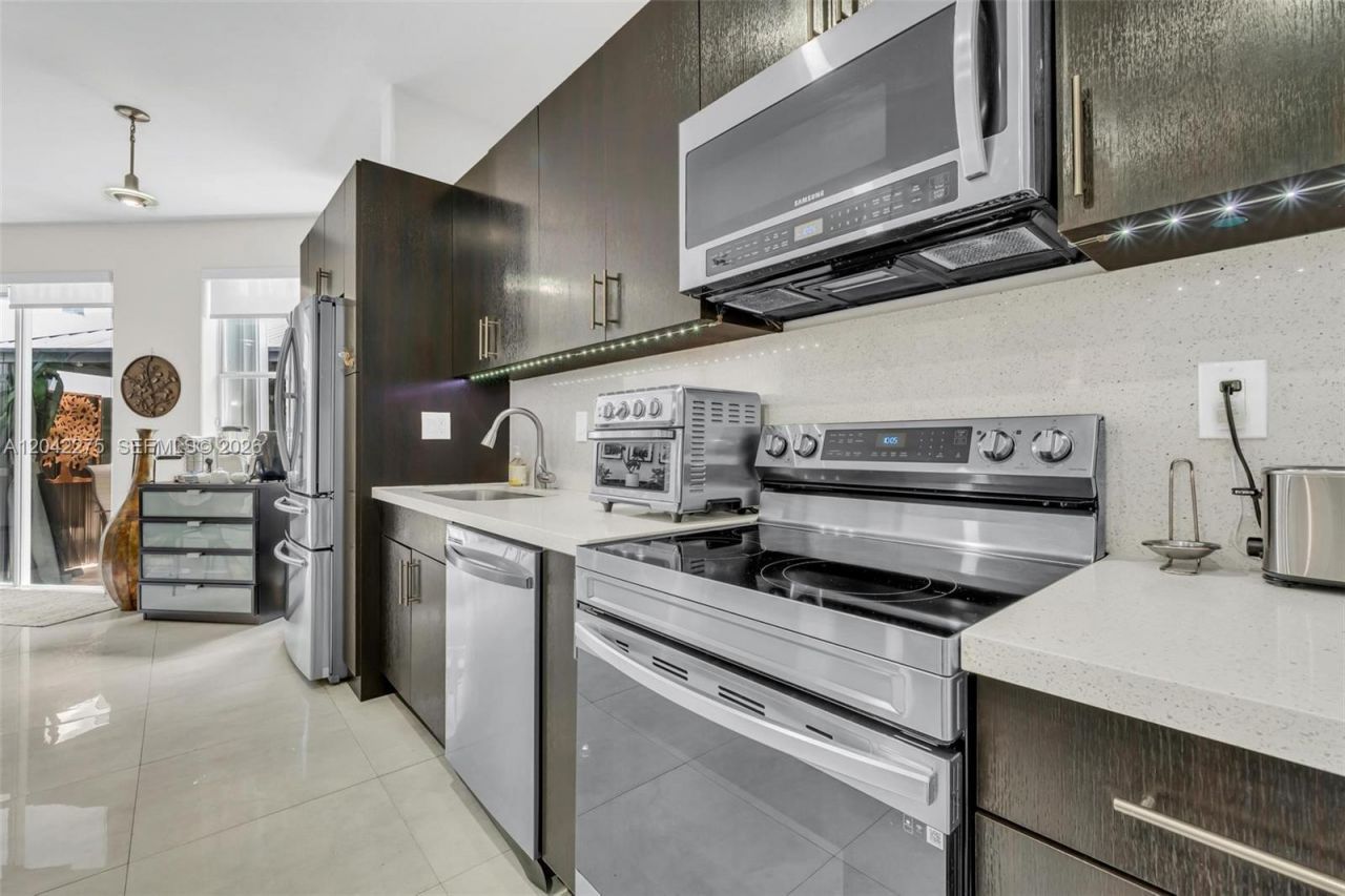 5570 NW 107th Ave, Unit 916, Doral, FL 33178 Photo