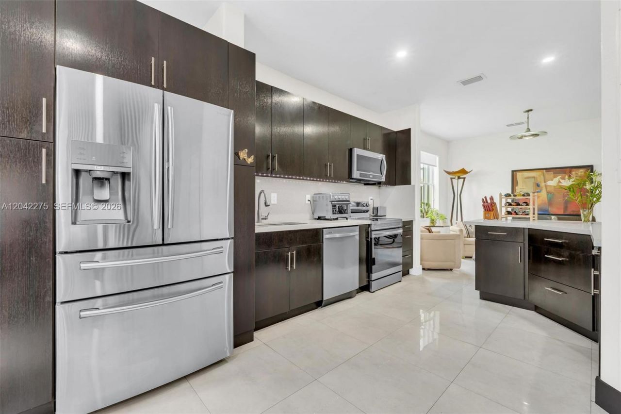 5570 NW 107th Ave, Unit 916, Doral, FL 33178 Photo