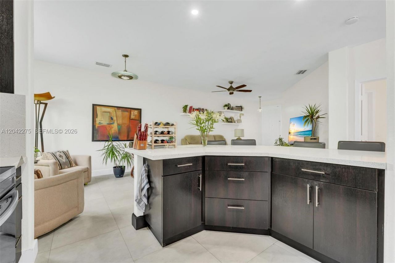 5570 NW 107th Ave, Unit 916, Doral, FL 33178 Photo