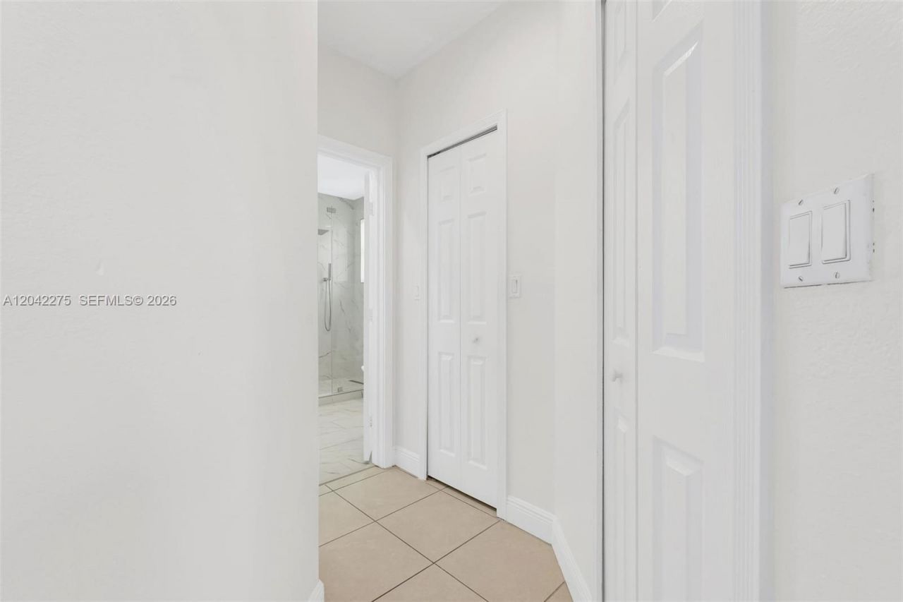 5570 NW 107th Ave, Unit 916, Doral, FL 33178 Photo