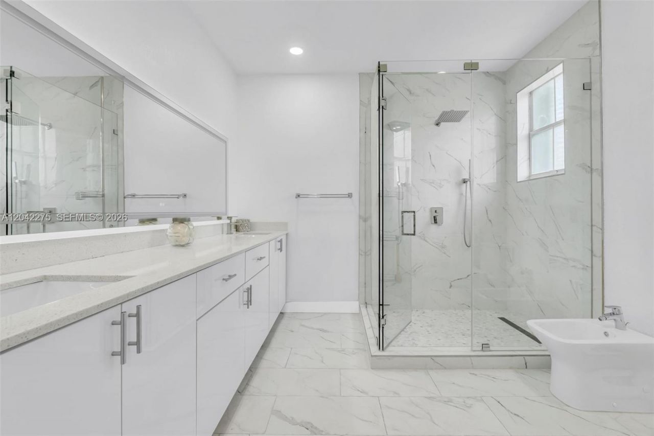 5570 NW 107th Ave, Unit 916, Doral, FL 33178 Photo