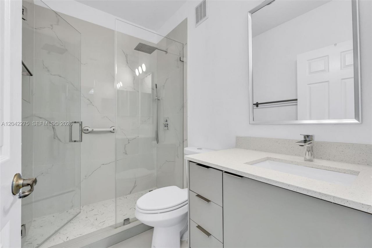 5570 NW 107th Ave, Unit 916, Doral, FL 33178 Photo