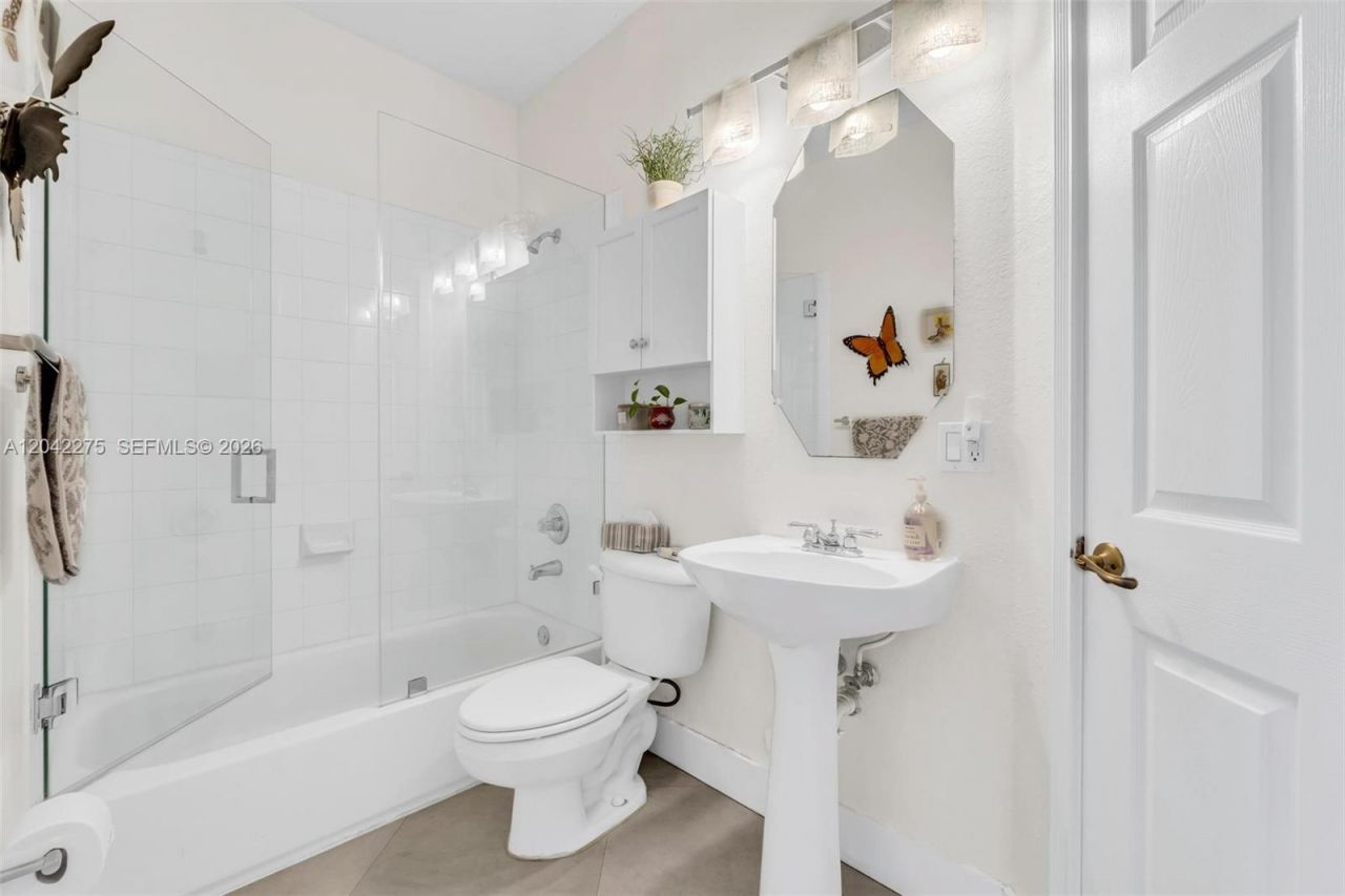 5570 NW 107th Ave, Unit 916, Doral, FL 33178 Photo