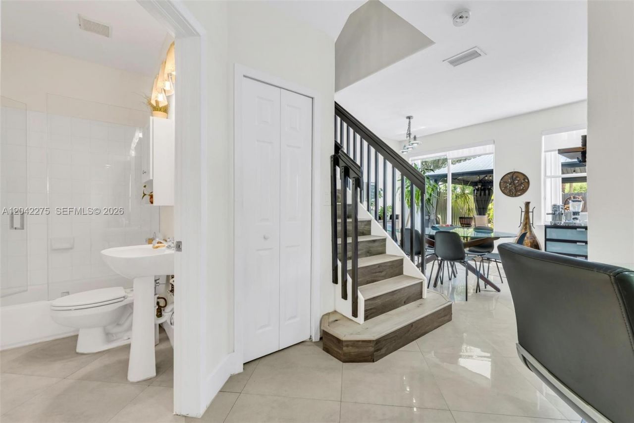 5570 NW 107th Ave, Unit 916, Doral, FL 33178 Photo