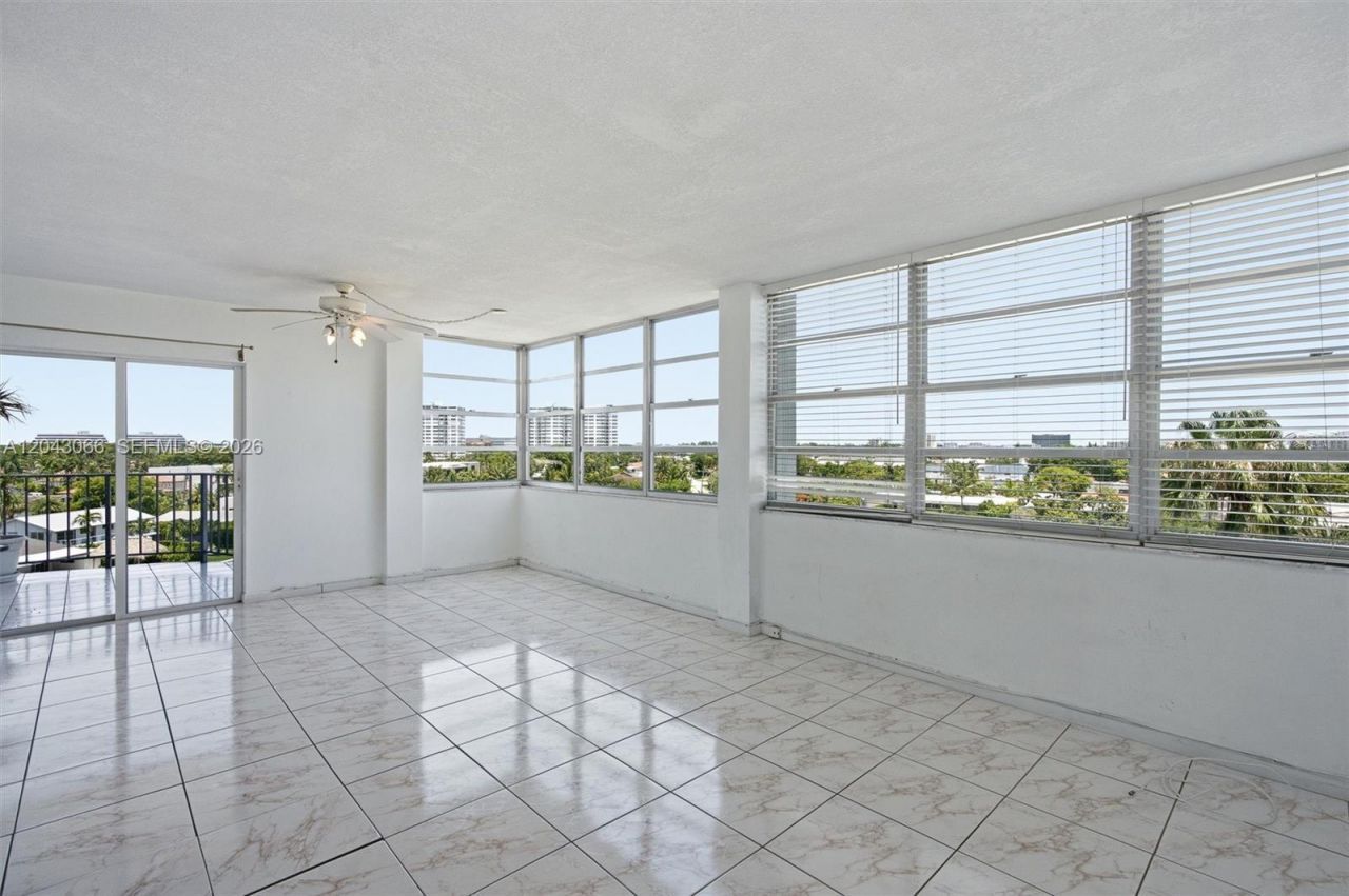 11930 N Bayshore Dr, Unit 609, North Miami, FL 33181 Photo