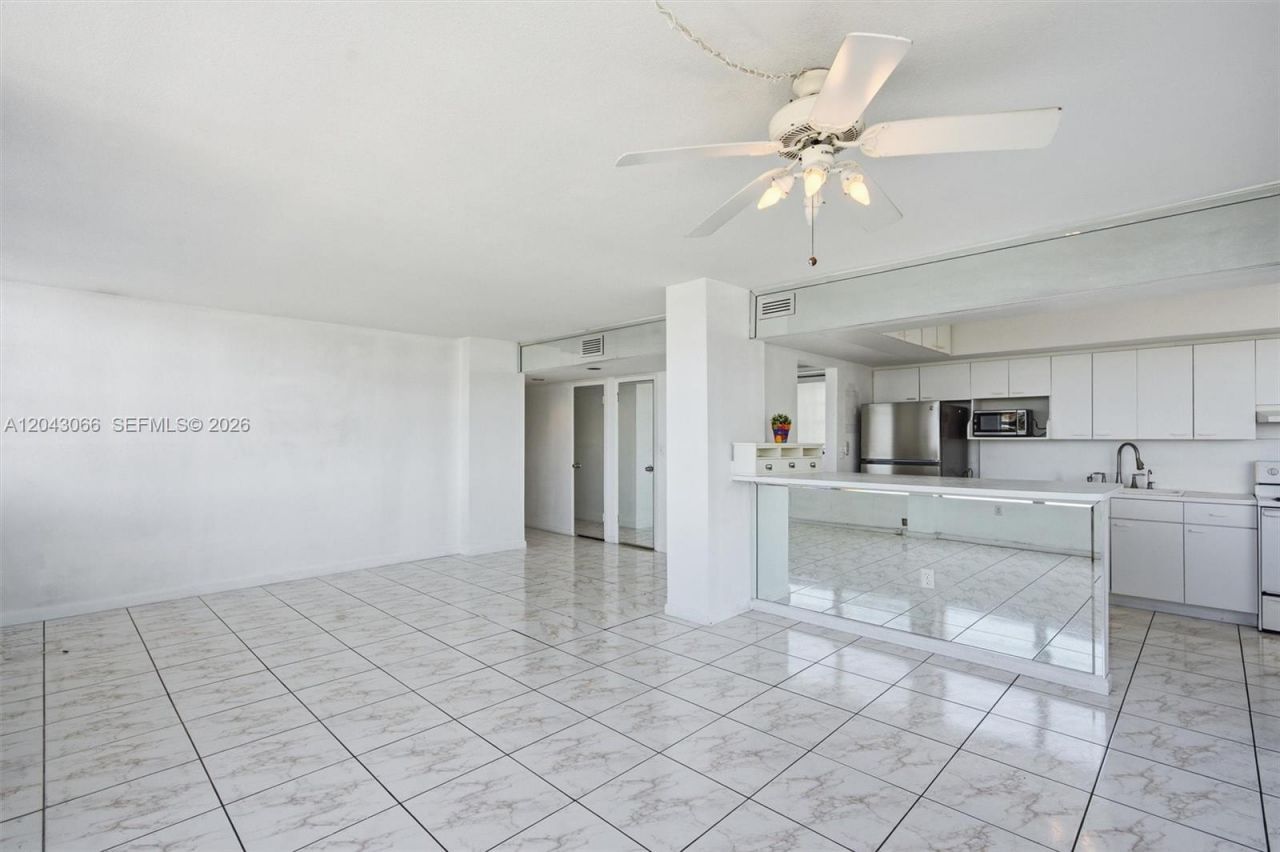 11930 N Bayshore Dr, Unit 609, North Miami, FL 33181 Photo