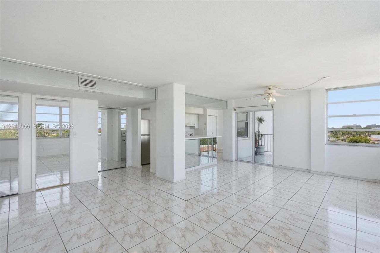 11930 N Bayshore Dr, Unit 609, North Miami, FL 33181 Photo