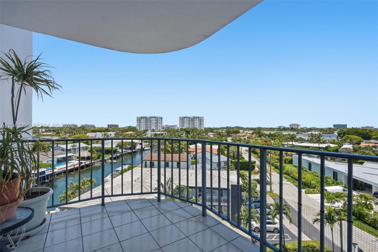 11930 N Bayshore Dr, Unit 609, North Miami, FL 33181 Photo