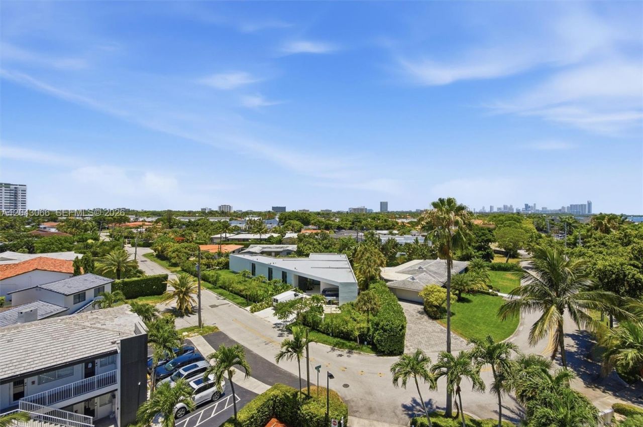 11930 N Bayshore Dr, Unit 609, North Miami, FL 33181 Photo