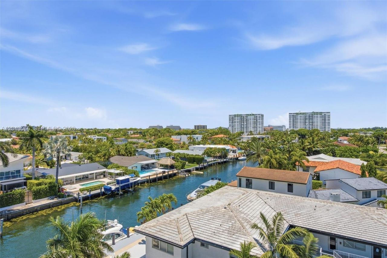 11930 N Bayshore Dr, Unit 609, North Miami, FL 33181 Photo