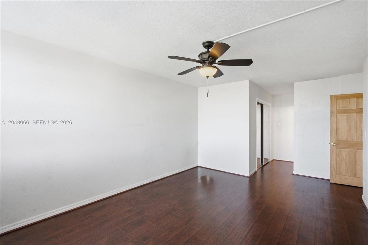 11930 N Bayshore Dr, Unit 609, North Miami, FL 33181 Photo