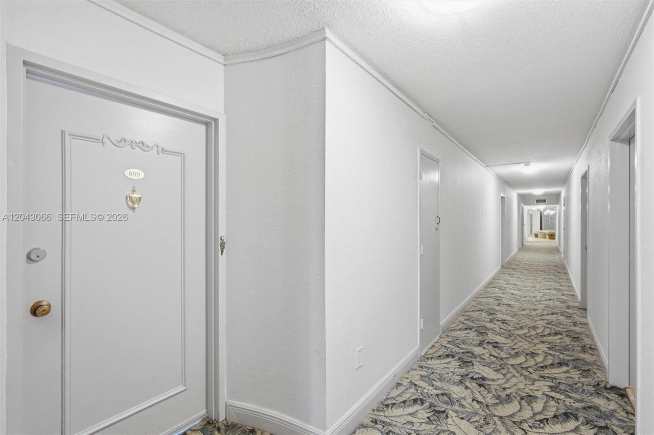 11930 N Bayshore Dr, Unit 609, North Miami, FL 33181 Photo