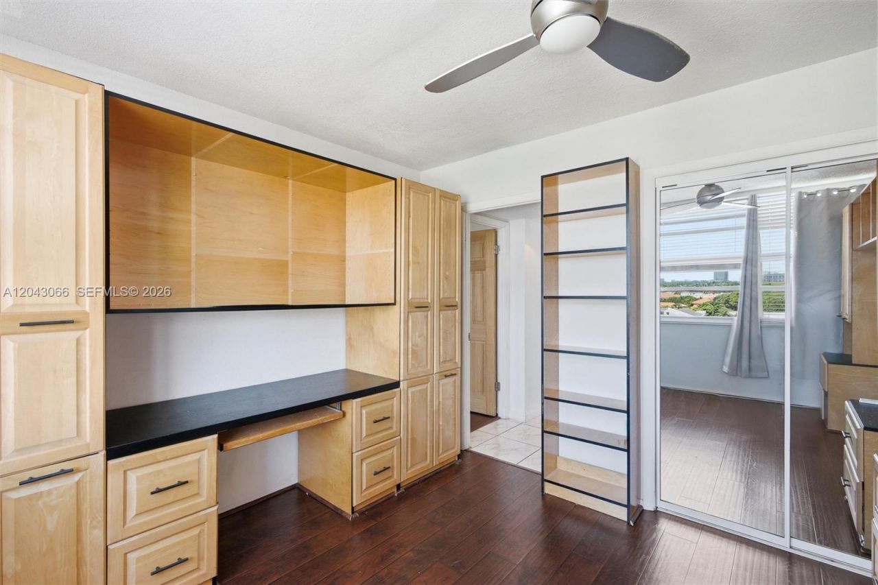 11930 N Bayshore Dr, Unit 609, North Miami, FL 33181 Photo