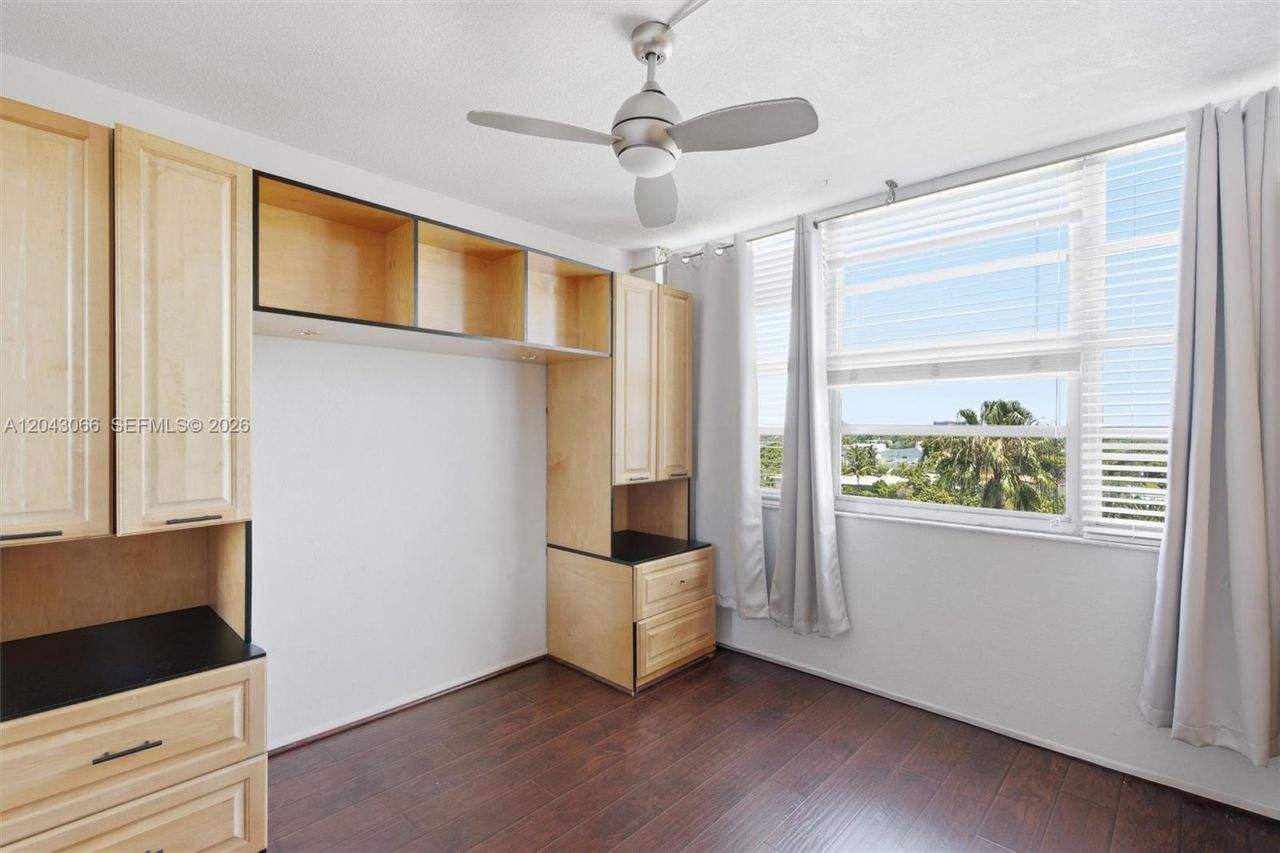 11930 N Bayshore Dr, Unit 609, North Miami, FL 33181 Photo
