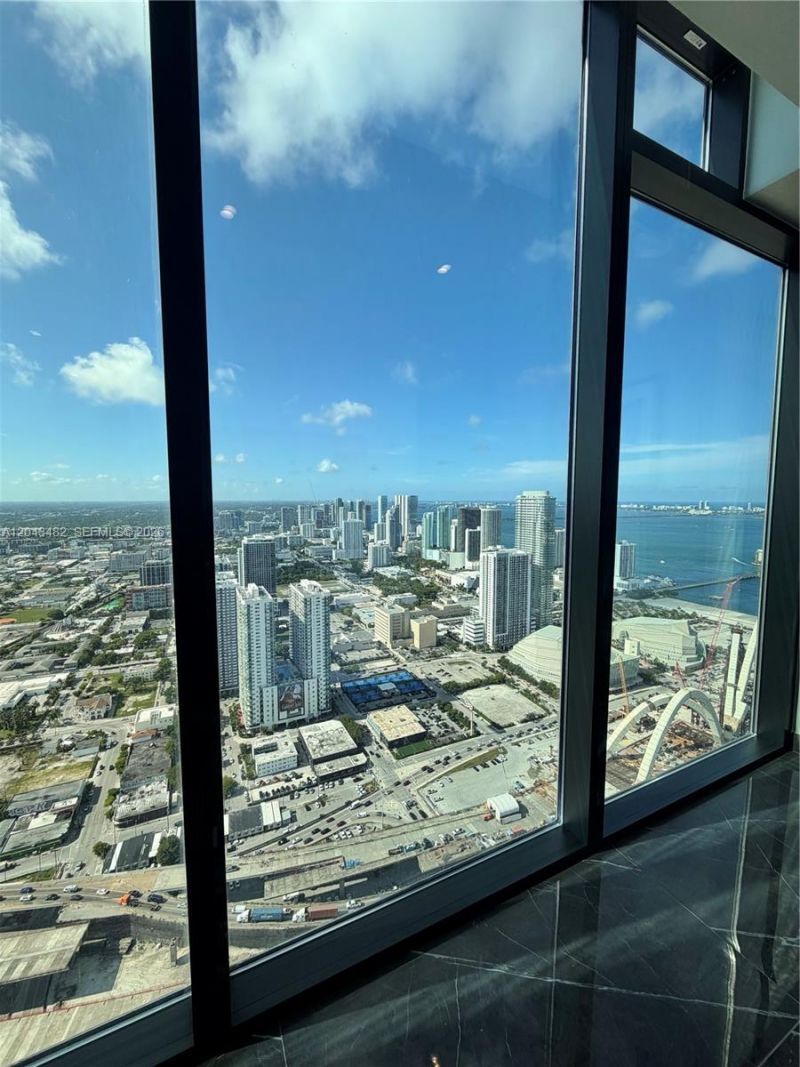 20 NE 11th St , Unit 4902, Miami, FL 33132 Photo