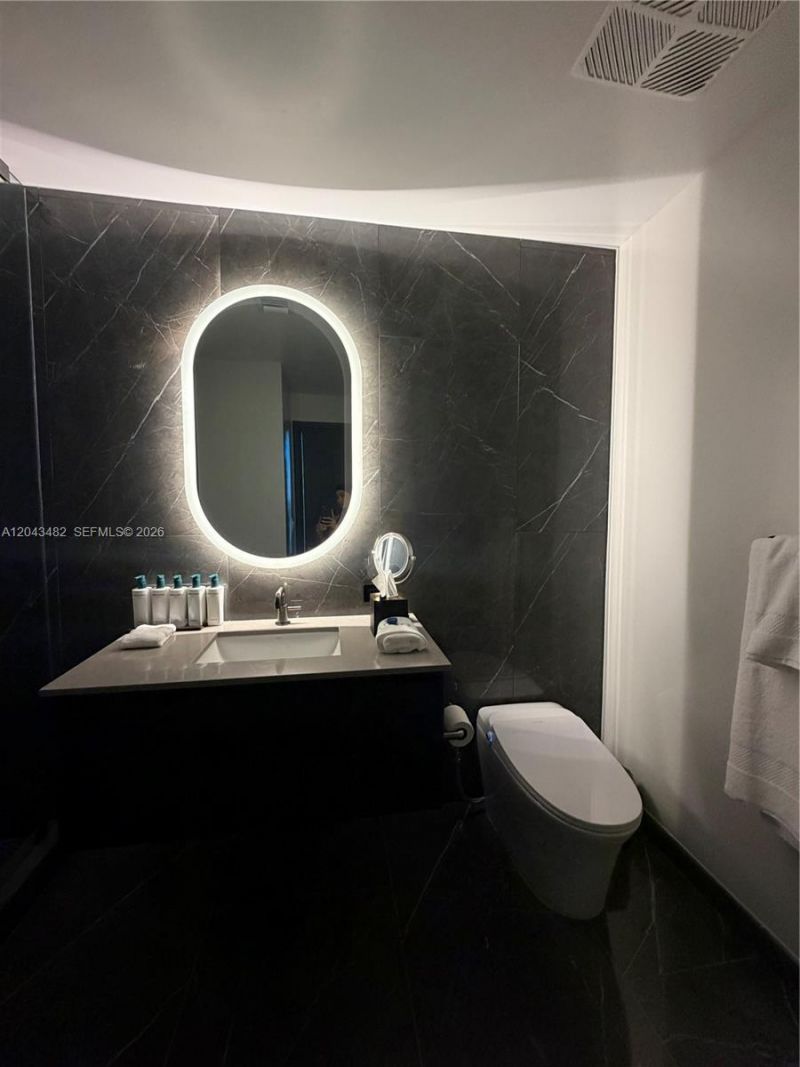 20 NE 11th St , Unit 4902, Miami, FL 33132 Photo
