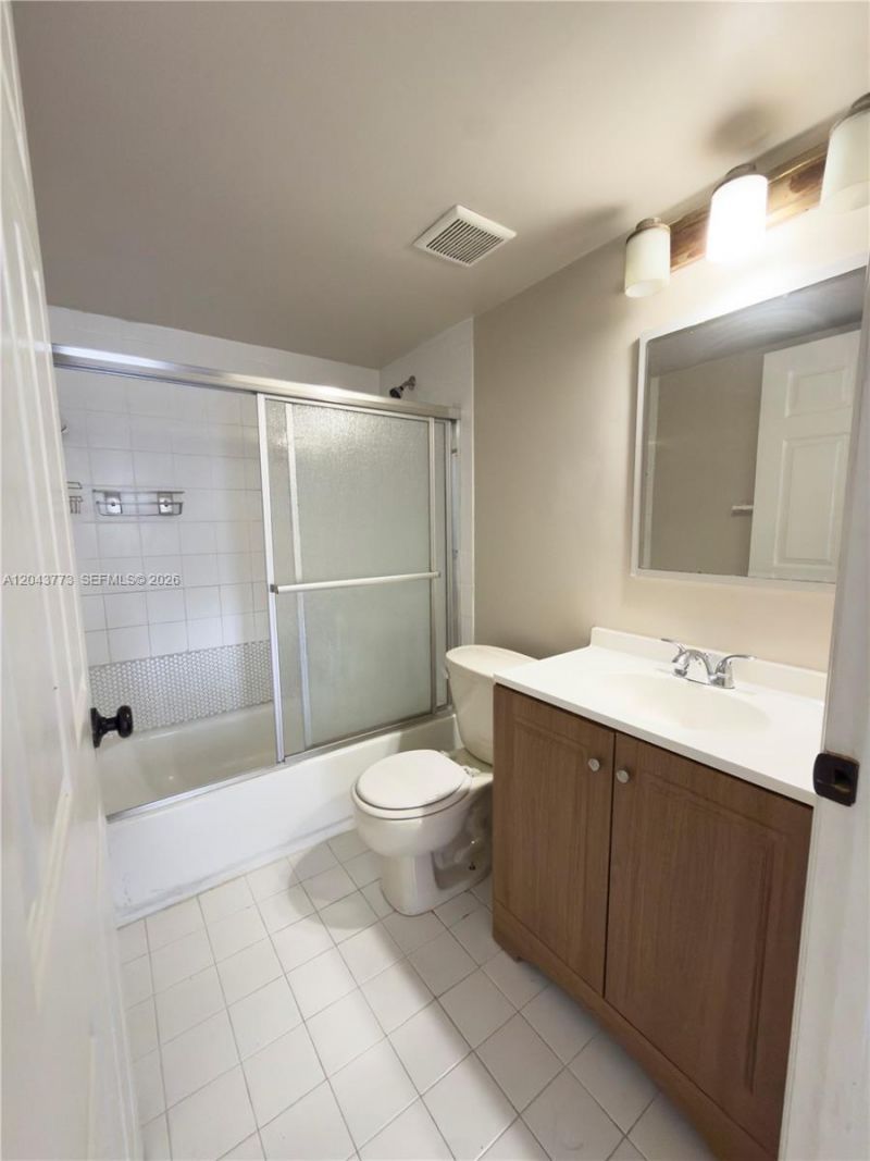 10709 Cleary Blvd , Unit 101, Plantation, FL 33324 Photo