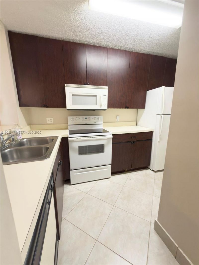 10709 Cleary Blvd , Unit 101, Plantation, FL 33324 Photo