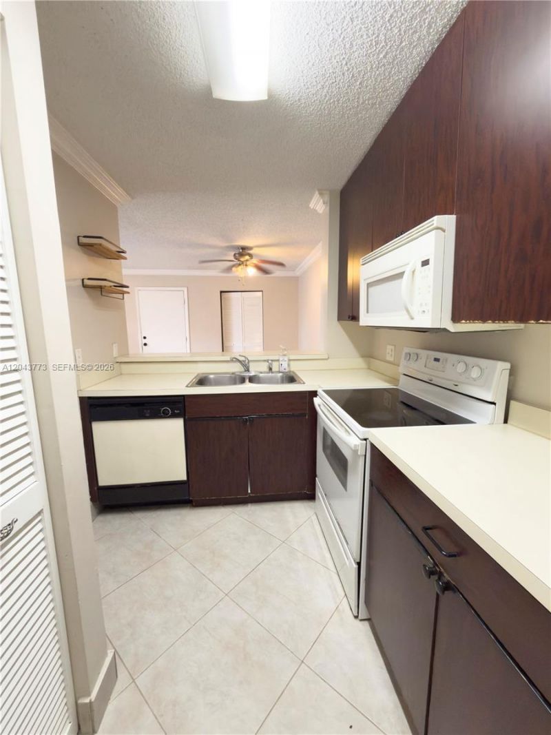 10709 Cleary Blvd , Unit 101, Plantation, FL 33324 Photo
