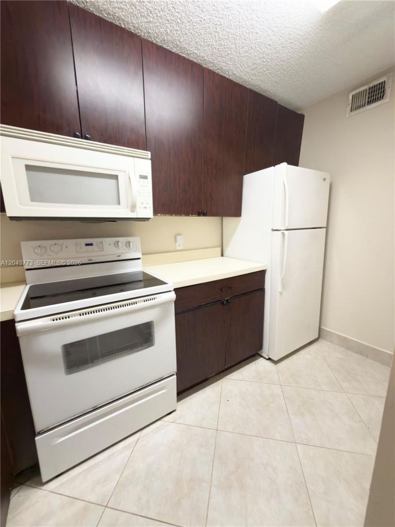 10709 Cleary Blvd , Unit 101, Plantation, FL 33324 Photo