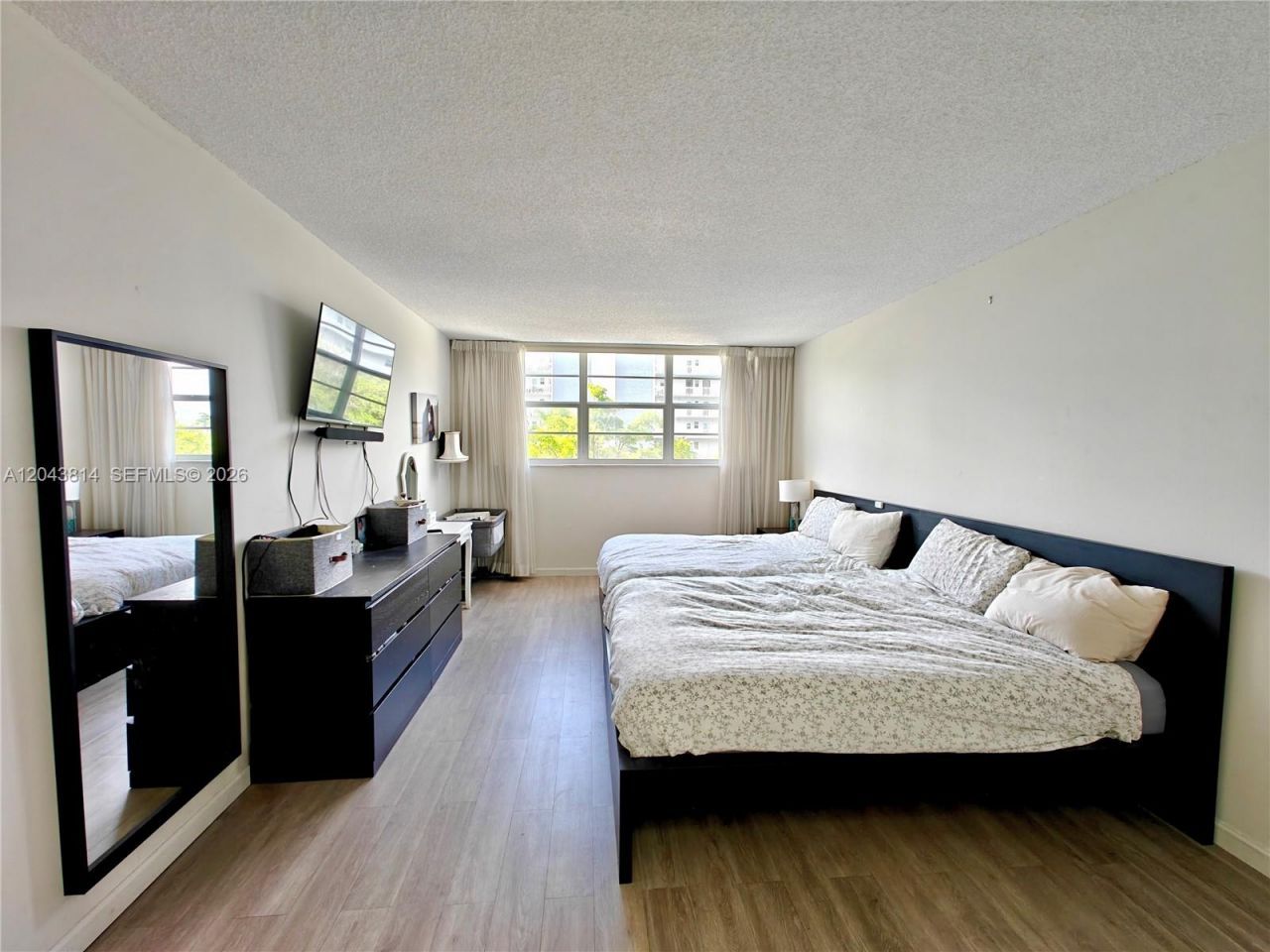 400 NE 12th Ave , Unit 306, Hallandale Beach, FL 33009 Photo