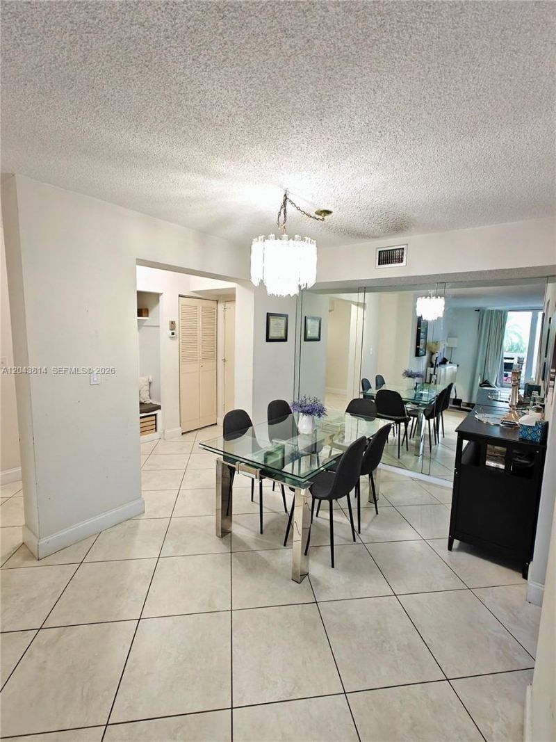 400 NE 12th Ave , Unit 306, Hallandale Beach, FL 33009 Photo
