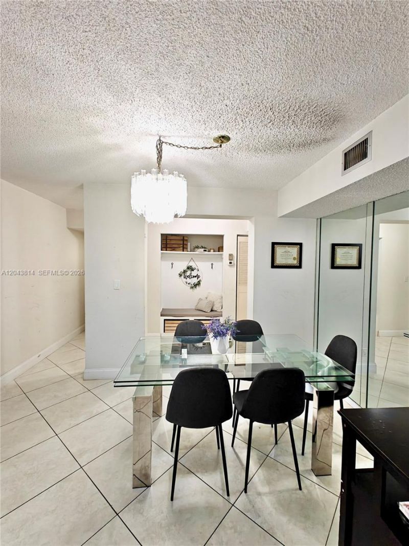 400 NE 12th Ave , Unit 306, Hallandale Beach, FL 33009 Photo