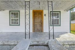 1989 Hugo Avenue photo 4