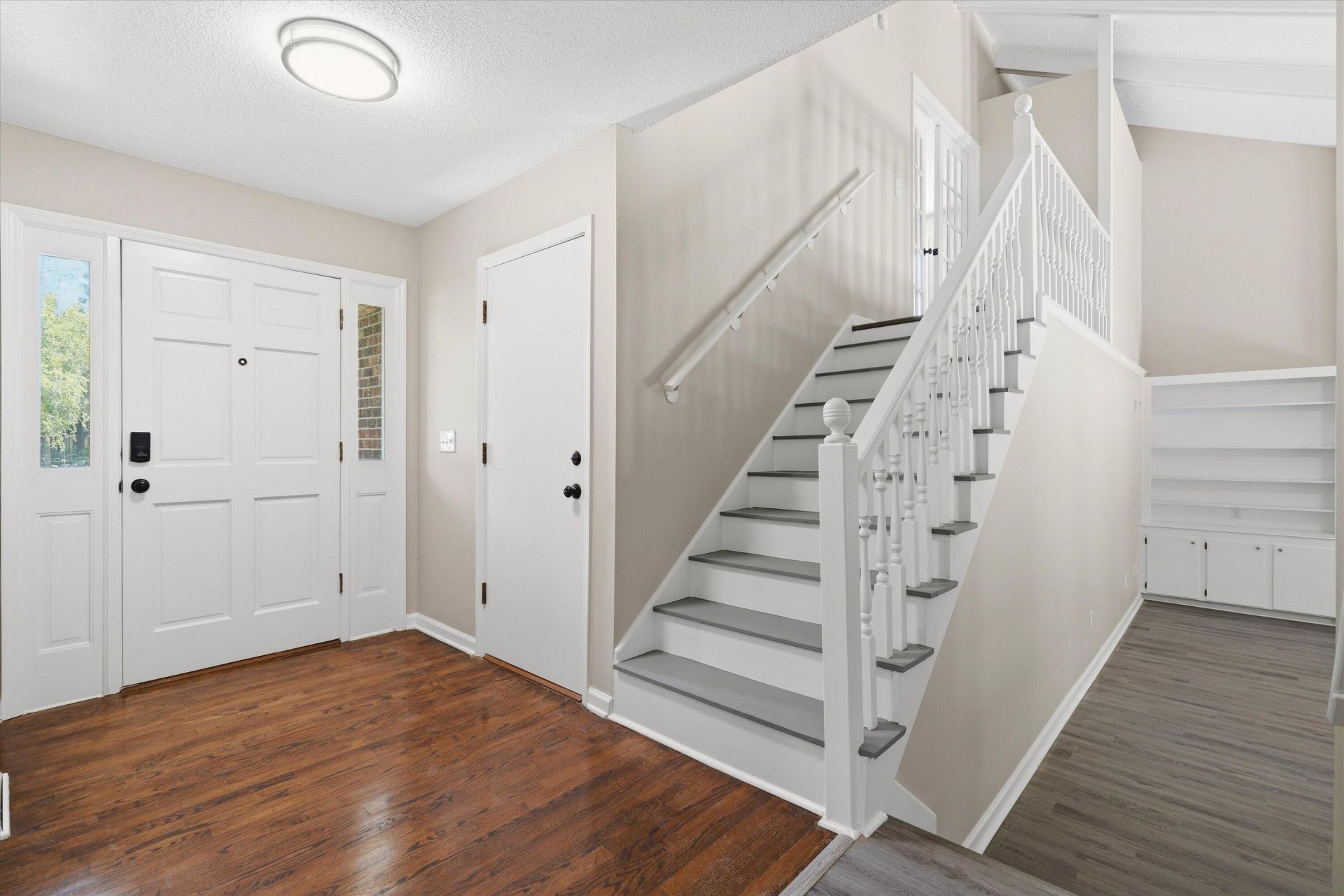 126 Fox Chase Drive Photo 9