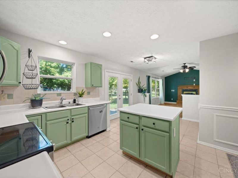 7731 Wilderness Way, Maineville, OH 45039 Photo 10