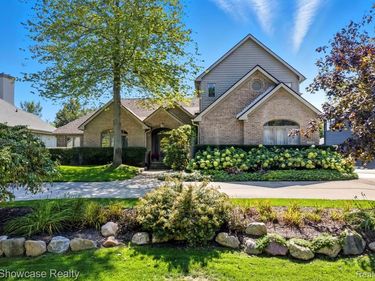 1539 Wandrei Court, Commerce Twp, MI 48382