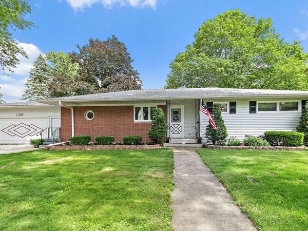 11118 Lincoln Street , Huntley, IL 60142