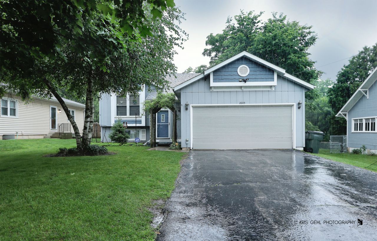 26145 W Lake Avenue, Antioch, IL 60002 Main Photo