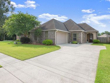 30682 Dunn Rd, Denham Springs, LA 70726