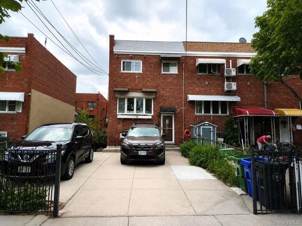 277 Graff Avenue , Bronx, NY 10465