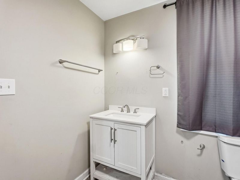 387 N Garfield Avenue, Columbus, OH 43203 Photo 24
