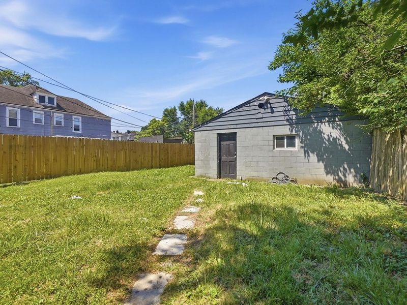 387 N Garfield Avenue, Columbus, OH 43203 Photo 52