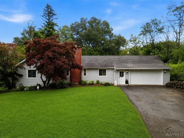 2077 Blakeley Road, East Aurora, NY 14052