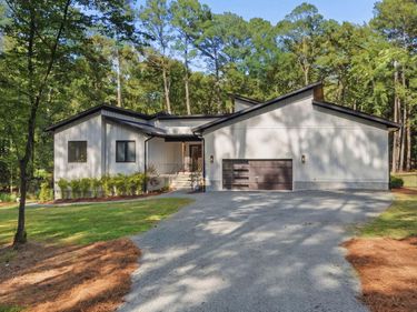 4628 Hibiscus Lane, Chapel Hill, NC 27516