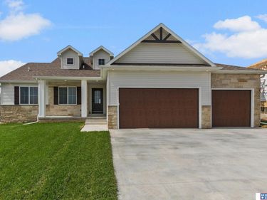 9001 Castle Pine Drive, Lincoln, NE 68516