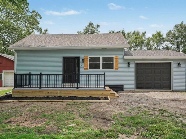 709 S KICKAPOO Street, Lincoln, IL 62656