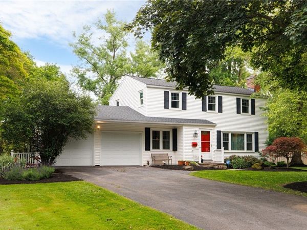11 Colonial Drive , Penfield, NY 14526