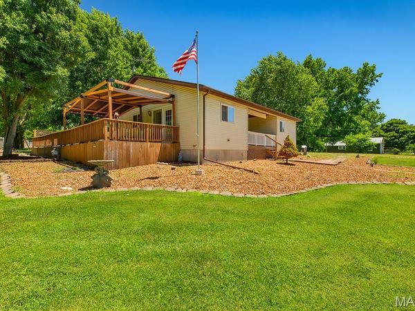 108 S West Street, Sorento, IL 62086