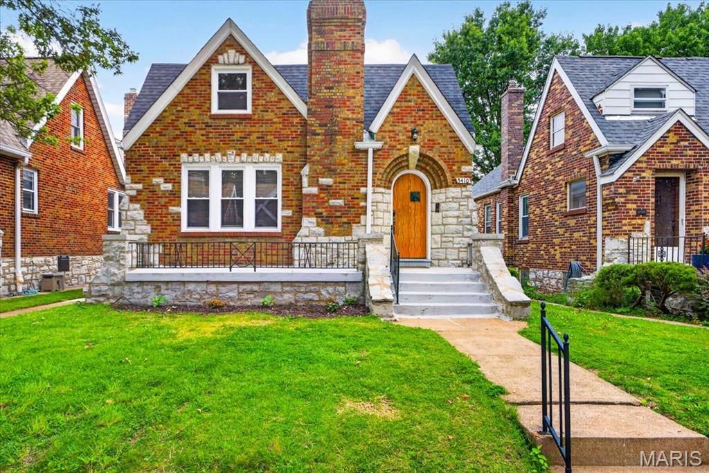 5410 Tholozan Avenue, Saint Louis, MO 63109 Main Photo
