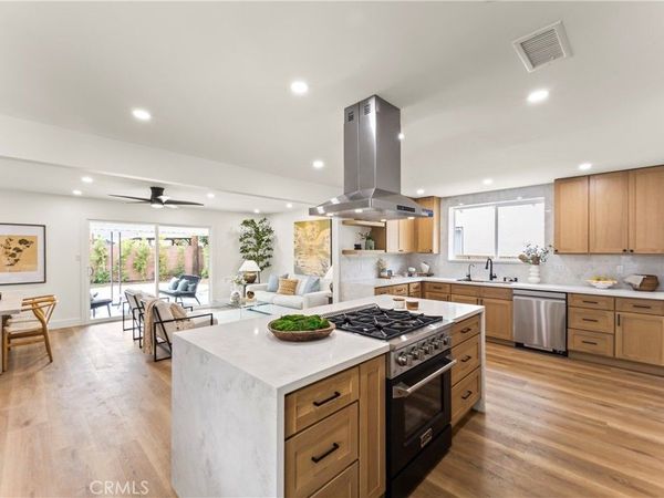 2218 Lewis, Santa Ana, CA 92706