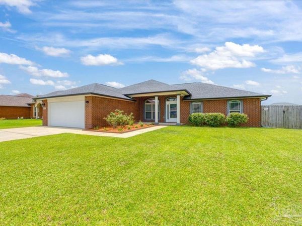 6072 Winchester Cir, Milton, FL 32570
