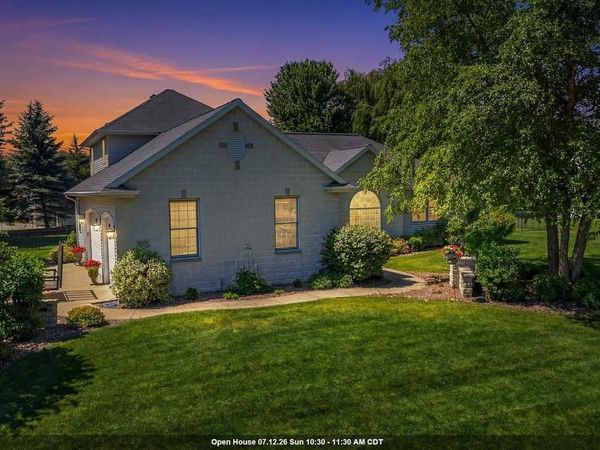 2706 BEECHNUT DRIVE, Oshkosh, WI 54904